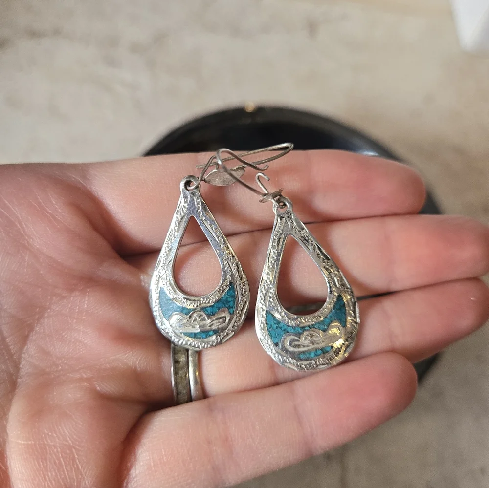 Lot of 4 Pairs Southwestern/Cowgirl Sterling Silver Earrings Turquoise, Coral - Picture 4 of 8